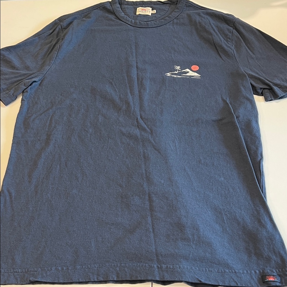 Fahrety - Blue Graphic T-Shirt with Island Print, M